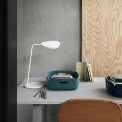 Muuto Leaf Table Lamp
