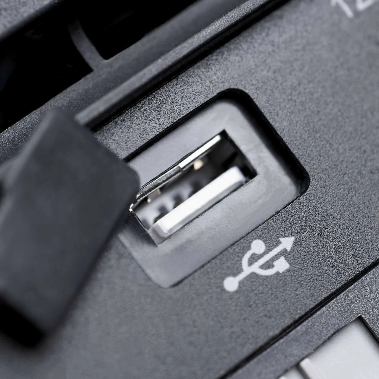 Dometic Waeco CoolFreeze CFX 28 Portable Compressor Fridge Freezer Cool Box - Image 8