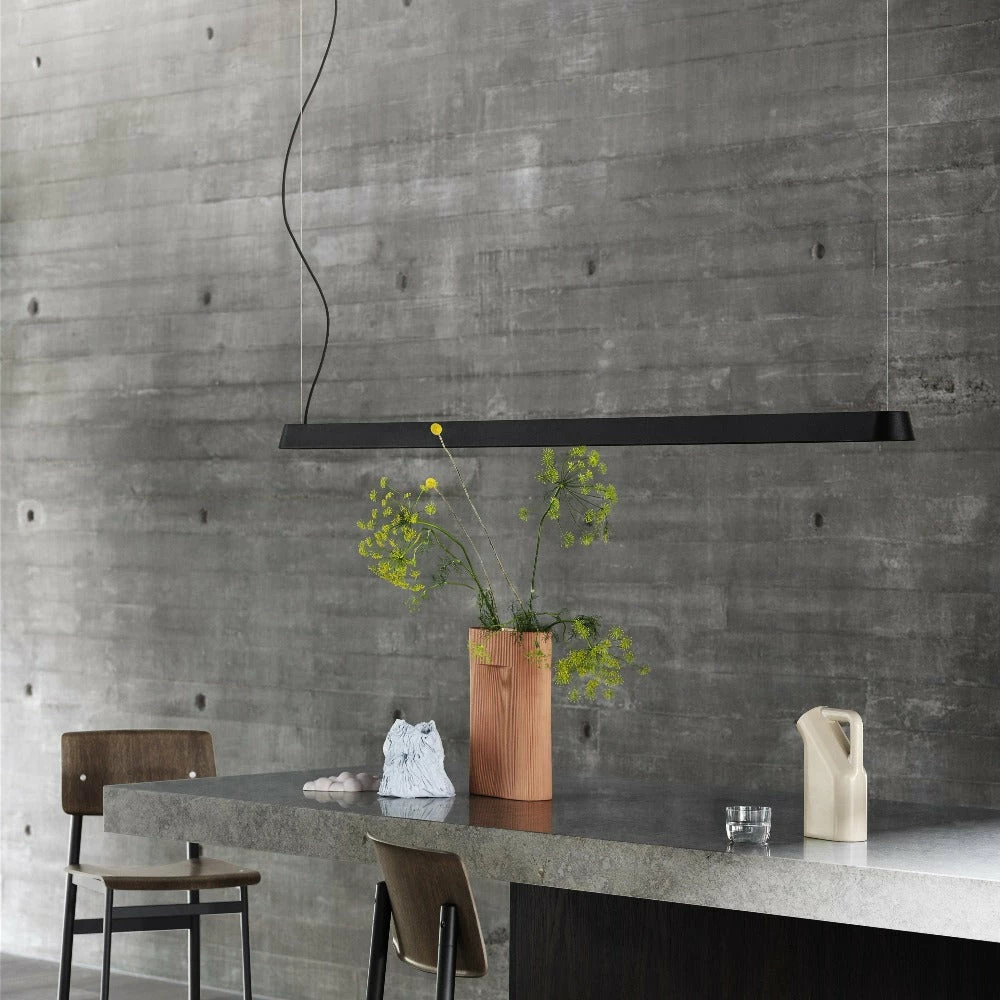 Muuto Linear Pendant Lamp Black
