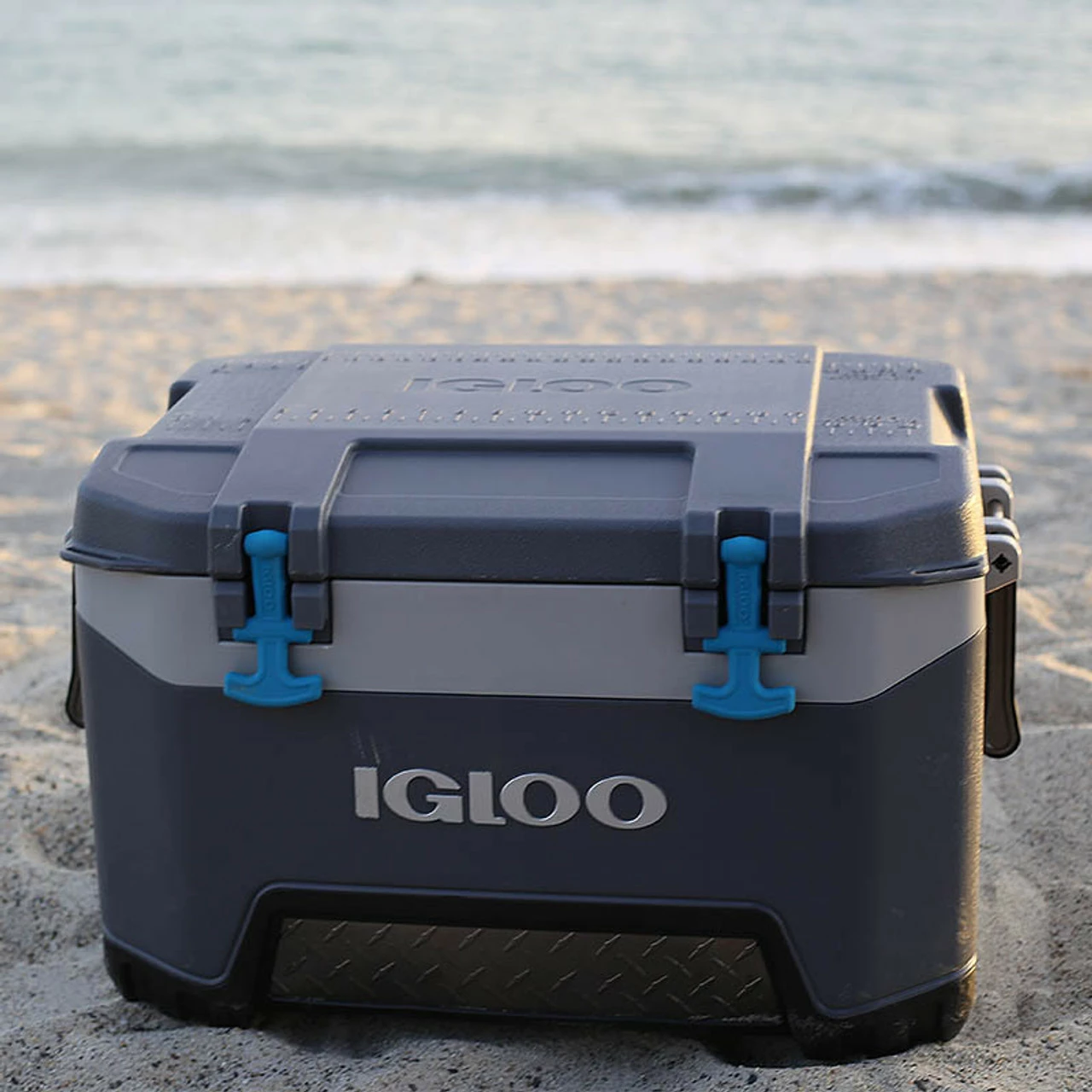 Igloo BMX 52 Heavy Duty Fishing Camping Cool Box - Image 8