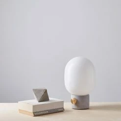 Menu JWDA Lamp Concrete & Brass